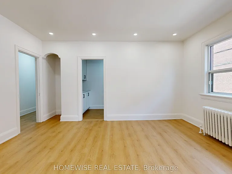 1214 Avenue Rd #1 — Photo 8