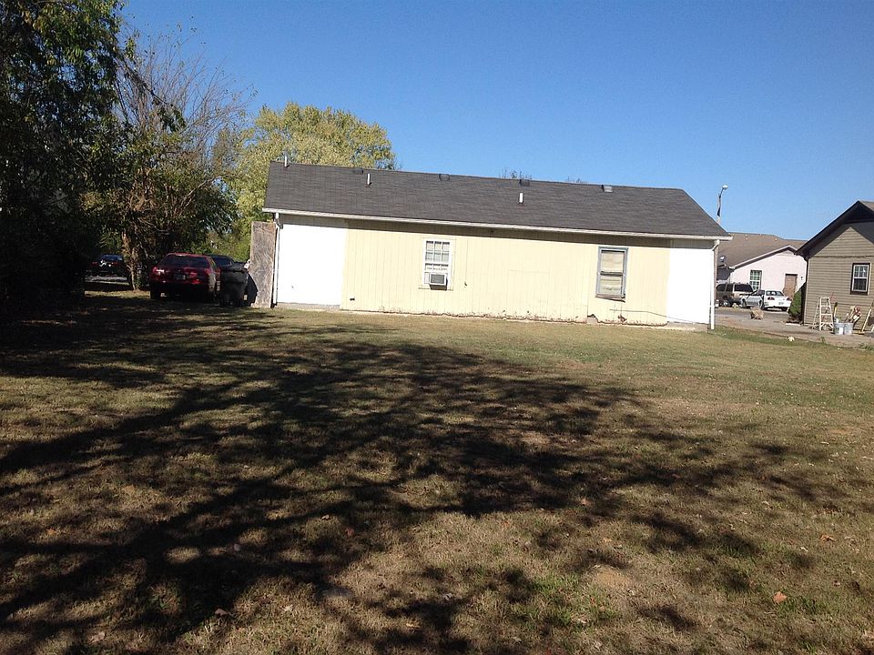 2nd image of 2218 Norman Ave