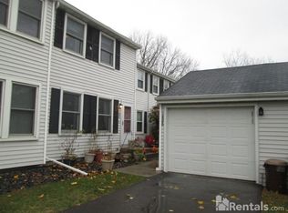 1486 Granada Ave N, Oakdale, MN 55128