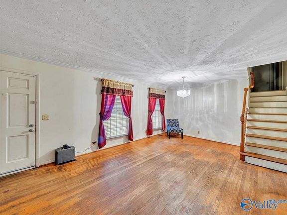 5th image of 12001 Queens Pl SE