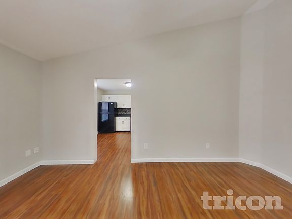 3rd image of 284 Woodfield Dr