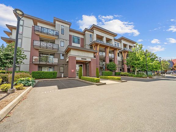 2nd image of 45513 Market Way #111