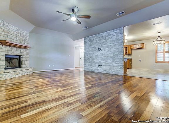 5th image of 1213 Camellia LN