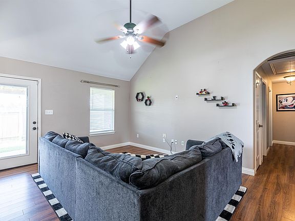 5th image of 285 Gabreten Ln