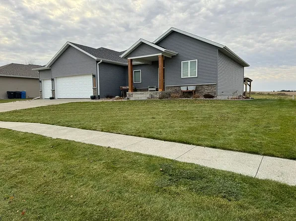 1375 16th Ave SE, Le Mars, IA 51031