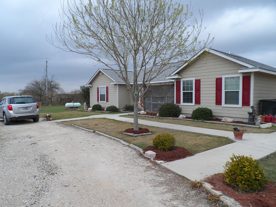 1st image of 747 Country Ln