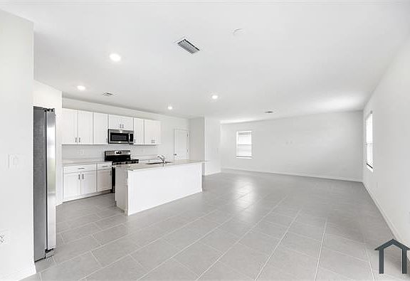5th image of 4018 San Felice Ln