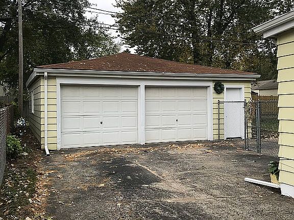 2nd image of 826 Landon Ave