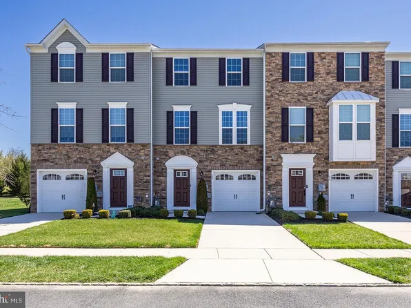 22 Farm Field Ln, Sicklerville, NJ 08081