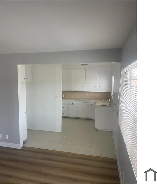 1360 W 38th St