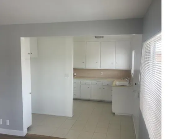 1360 W 38th St, Los Angeles, CA 90062