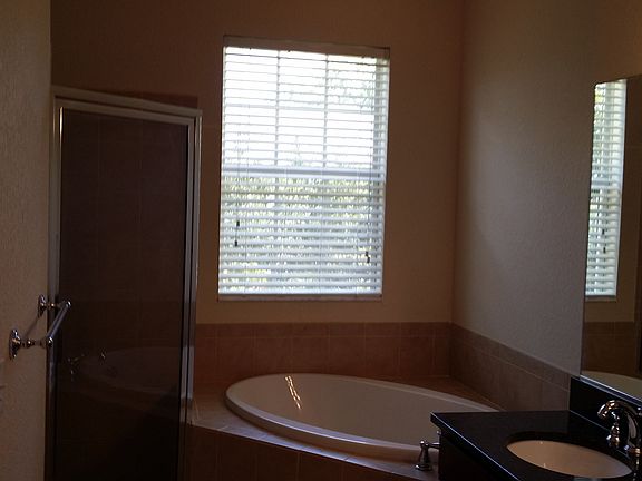 5th image of 7551 Tamarind Ave