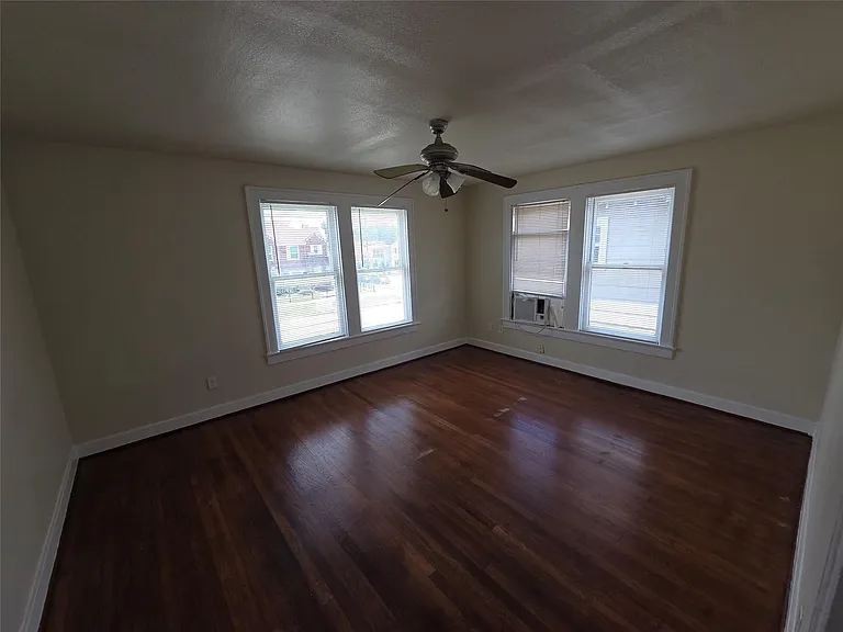 2805 Cleburne St — Photo 8