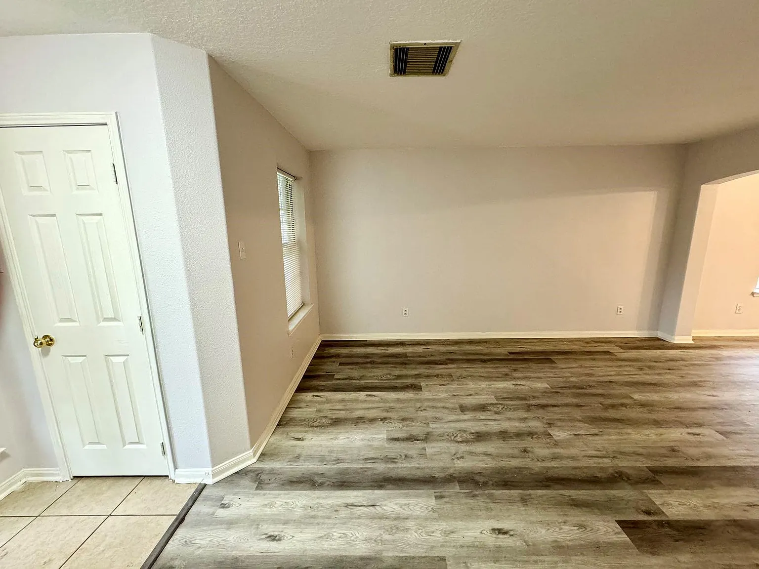 5 bed, 2.5 bath, 2793 sqft, $2,500 — Photo 4