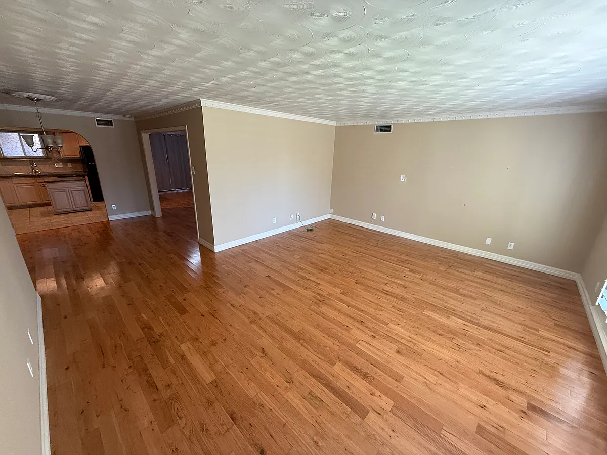 Building Photo - 8618 Baltimore Dr #102