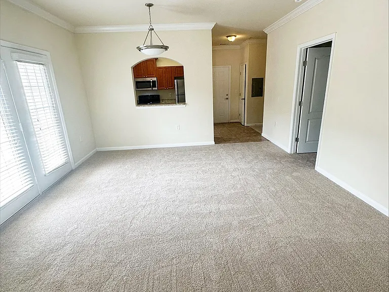Clairmont at Farmgate — Photo 52