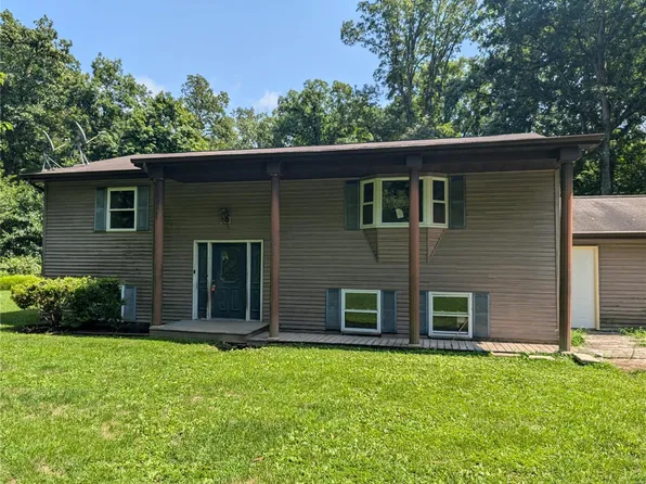 266 E 1550th Ave, Vandalia, IL 62471