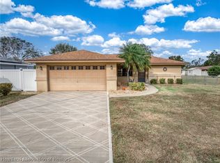 211 Robin Ave, Sebring, FL 33870