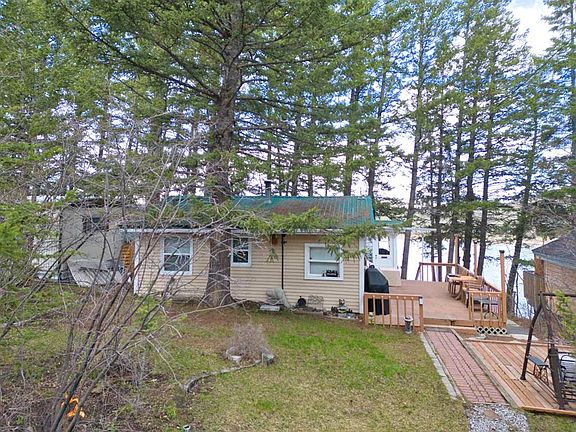 2nd image of 12 N Lee Lake Road Rural Pincher Crk #9