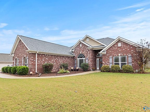 4th image of 190 Wes Ashley Dr