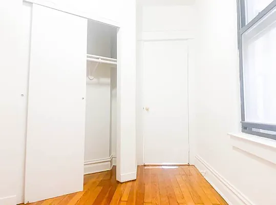 Rented by RealTegrity NY LLC | media 18