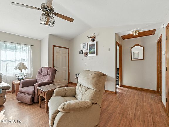 3rd image of 16505 NE 83RD Place