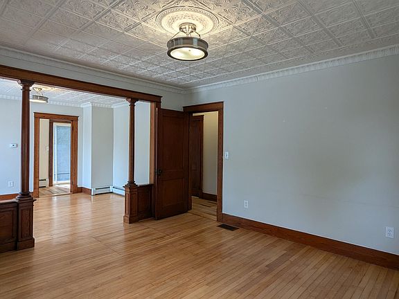 3rd image of 58 Belvidere St
