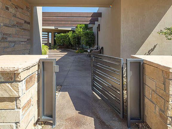 5th image of 2040 S Pinnacle Cir