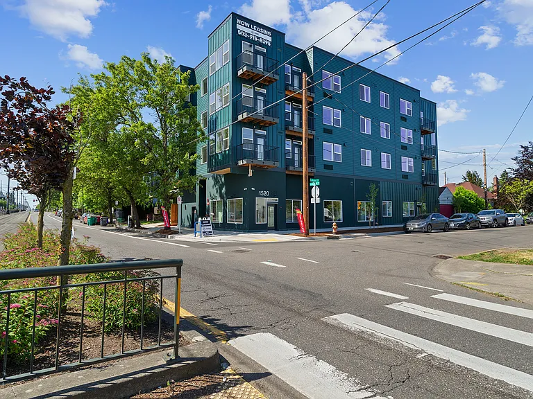 Evergreen Peak Apartments — Photo 5