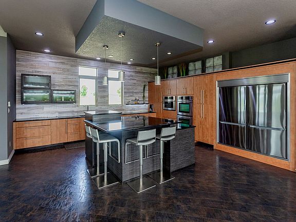 2nd image of 1271 Old Portland Rd