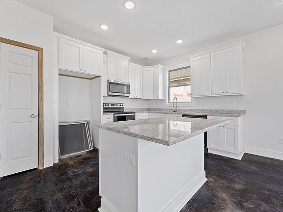 4th image of 109 Rivercrest Dr