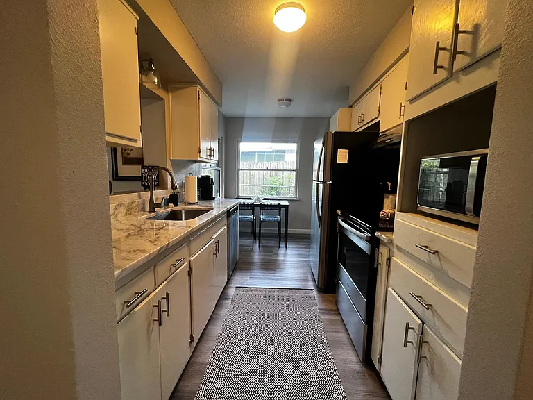 1780 Suffolk Dr — Photo 11