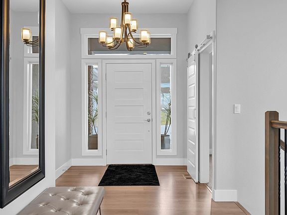 4th image of 1326 Medley Dr