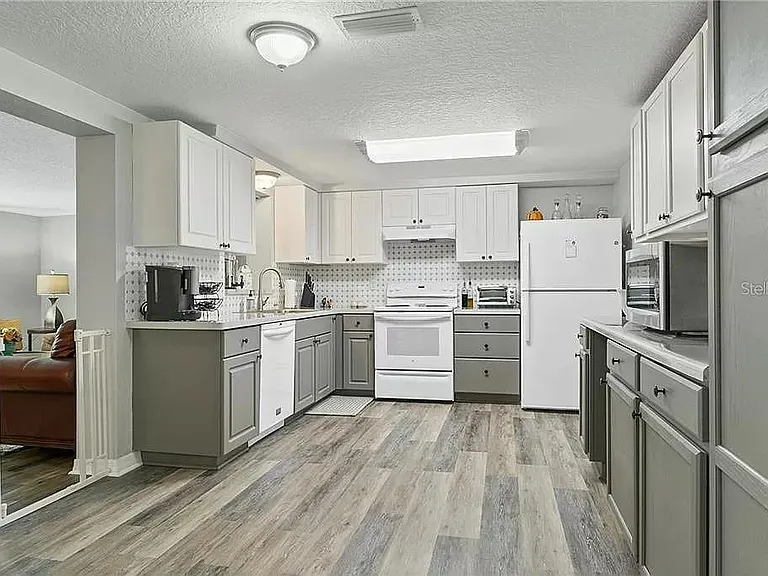 4247 Gulfshore Ct — Photo 6