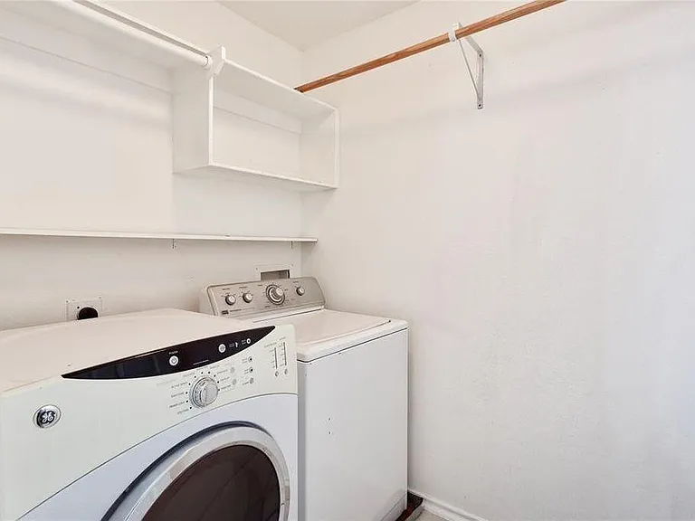 74 Blue Creek Ct — Photo 18