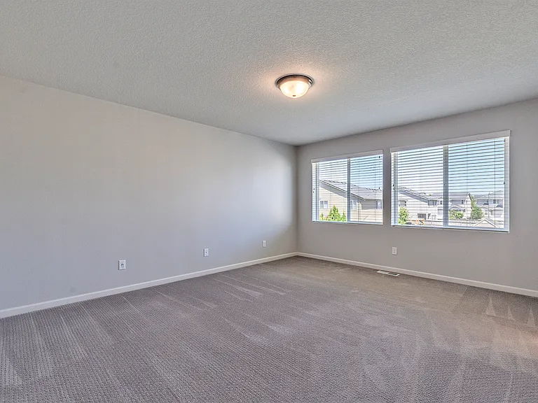 2073 Silverstone Dr — Photo 12