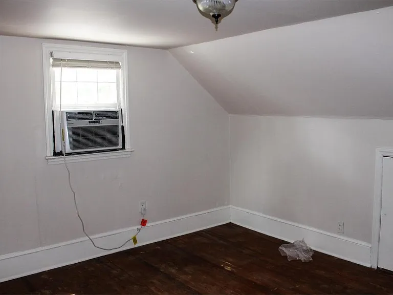 1220 Kent Rd — Photo 3