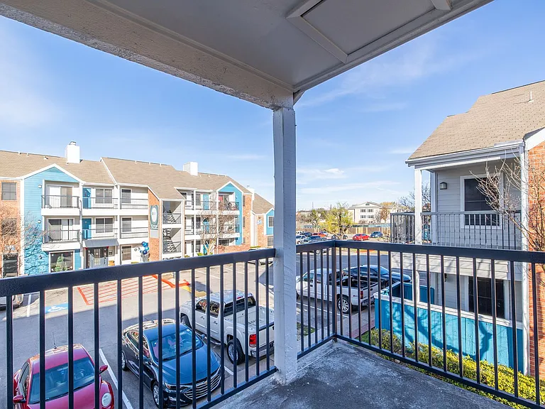502 W Longspur Blvd — Photo 28