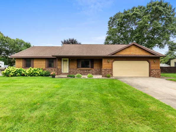 15450 Canary Dr, Grand Haven, MI 49417