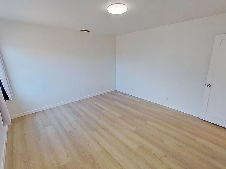 2839 State St — Photo 19