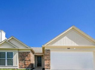 945 Danforth Pl, Arlington, TX 76017