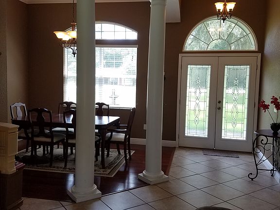 2nd image of 213 SE Emerson Ct