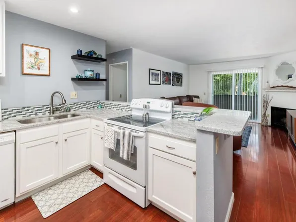 214 Woodland Pkwy Unit 206, San Marcos, CA 92069