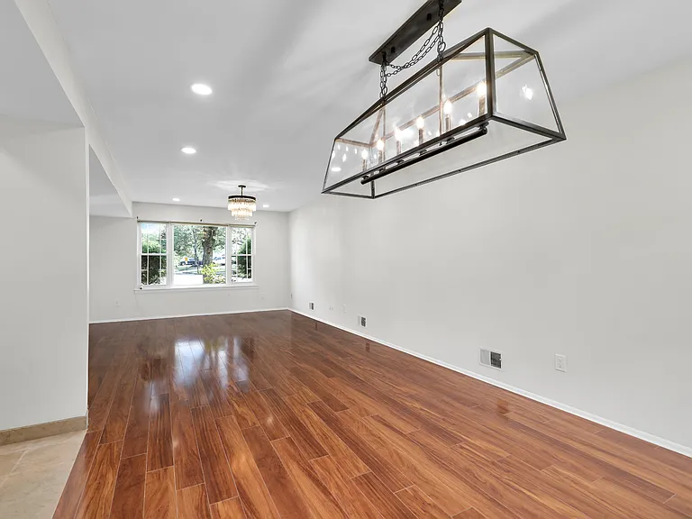 19 Pierson Dr — Photo 8
