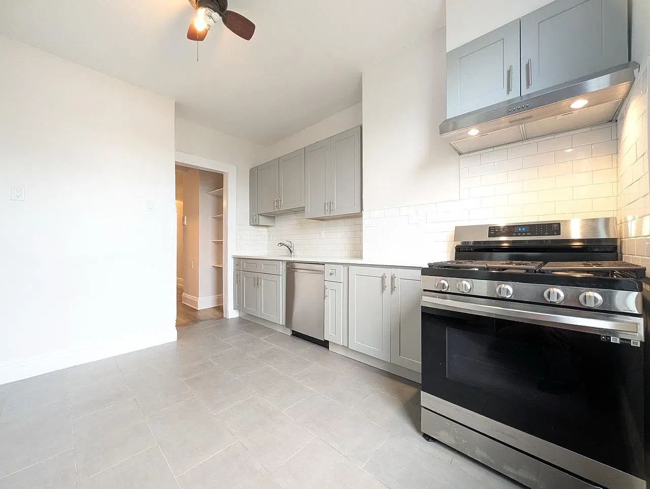 2 bed, 1.0 bath, 1000 sqft, $2,600 — Photo 3