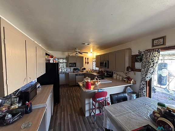 4th image of 38 E Jackson Rd