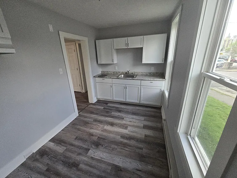 117 Spring St #B — Photo 15