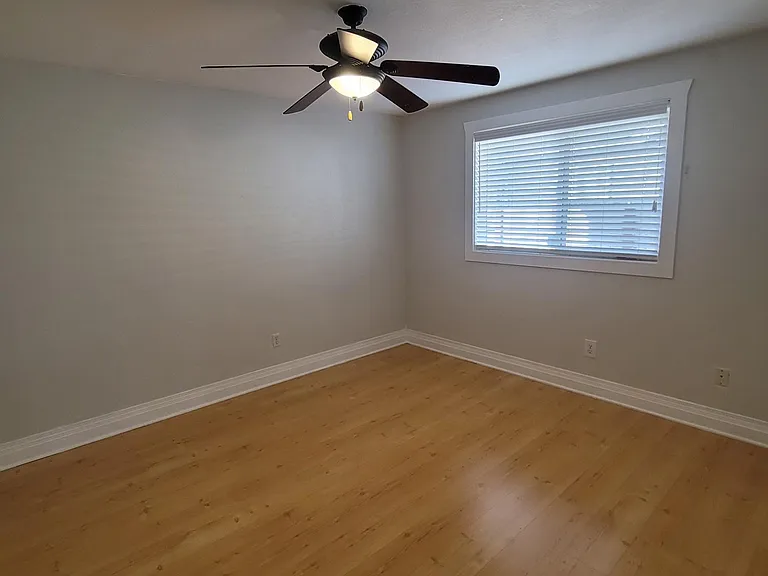 1031 Maple St #A — Photo 11