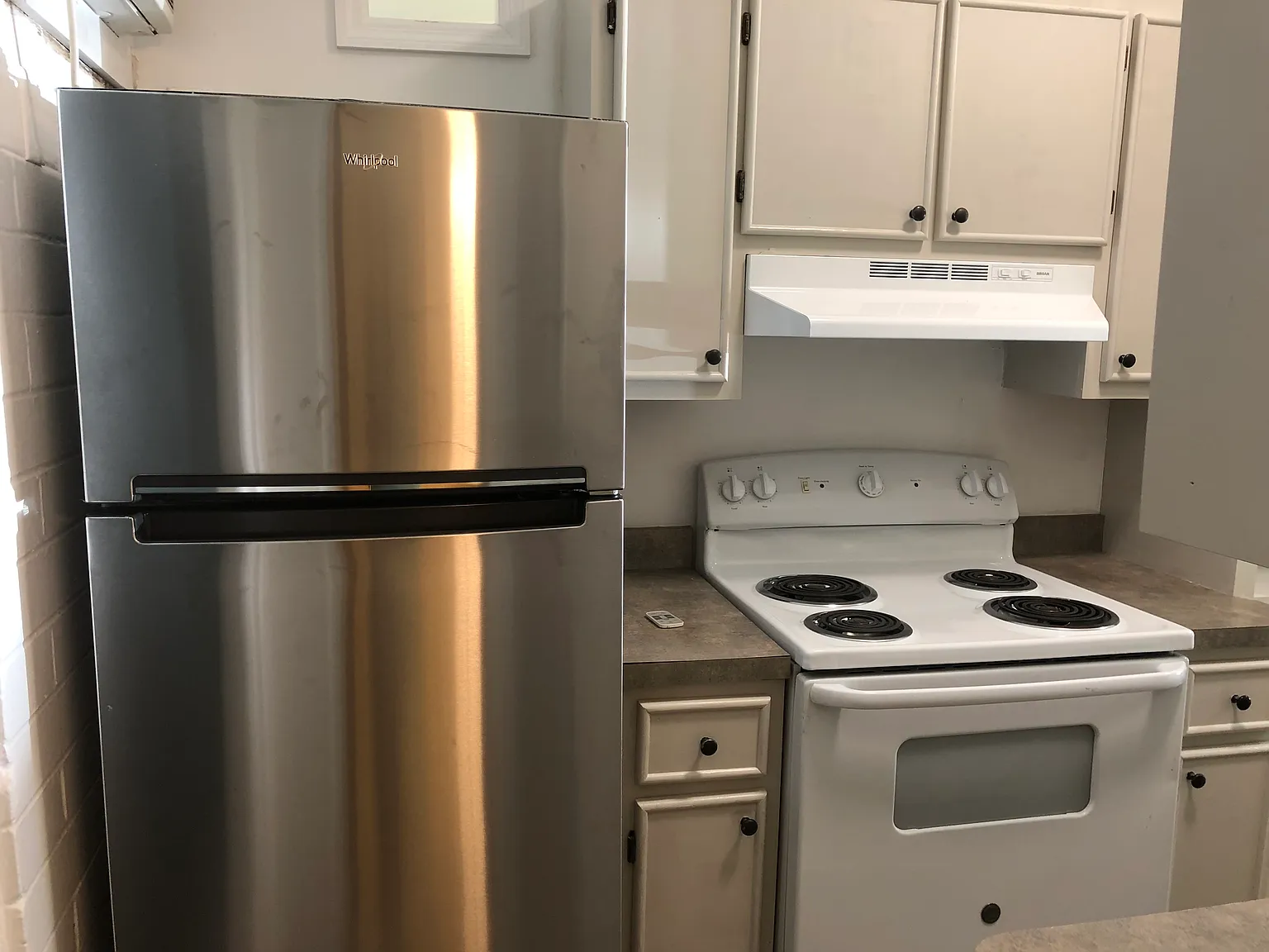 2 bed, 1.5 bath, 1100 sqft, $1,025 — Photo 3