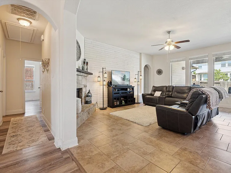 1614 Sun Canyon Blvd — Photo 8